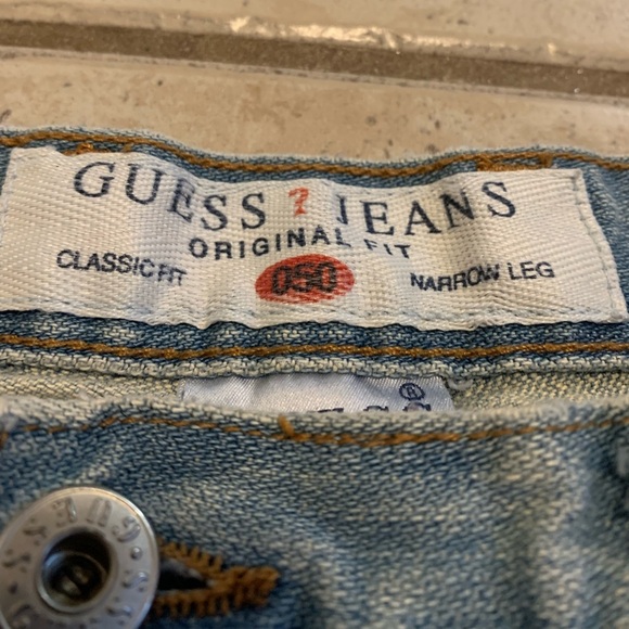 VINTAGE GUESS JEANS 050 Classic Fit Narrow Leg W34 Light Wash High Rise 90s - Picture 3 of 7